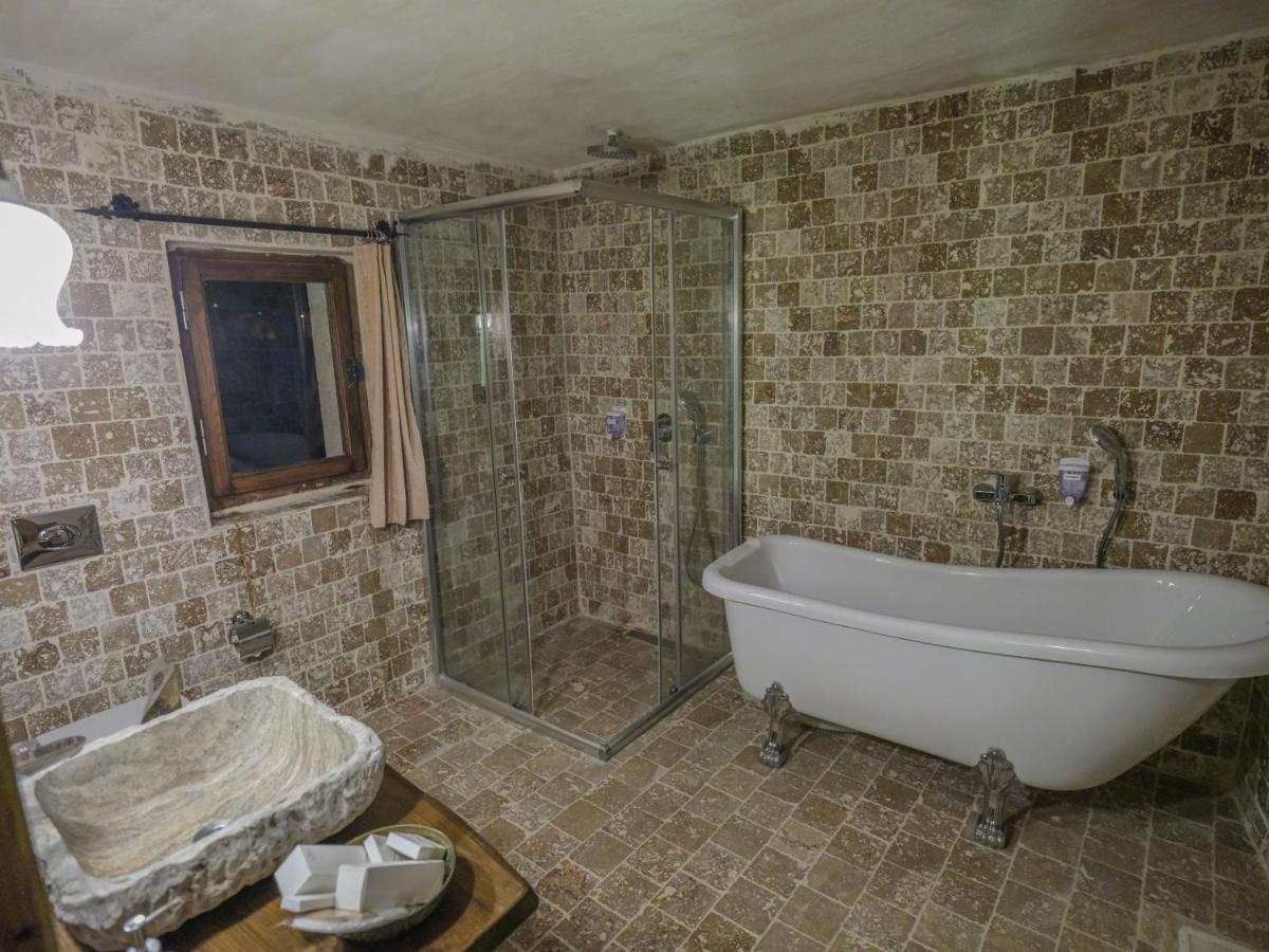 Kalsedon Cave Suites Nevşehir Bagian luar foto